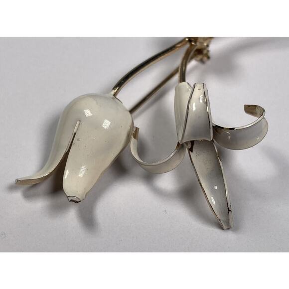 Vintage Ivory Enamel Tulip Lily Flower Gold Tone Stem Faux Pearl Pin Brooch - Picture 6 of 9
